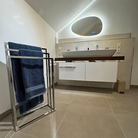 Stilvolles Mit Waldblick